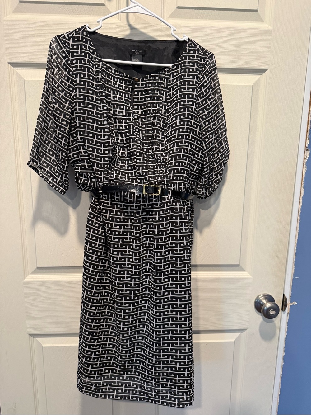 Ann Taylor Black & White Geometric Belted Midi Dress